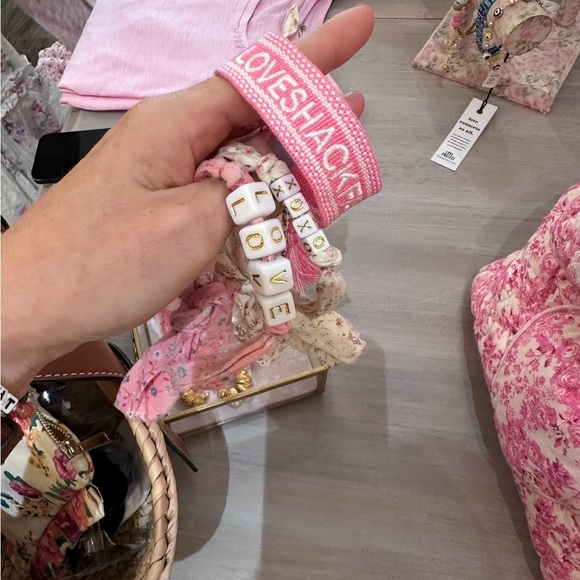 Loveshackfancy bracelet pink floral LOVE unique bracelet with bag - Picture 3 of 3